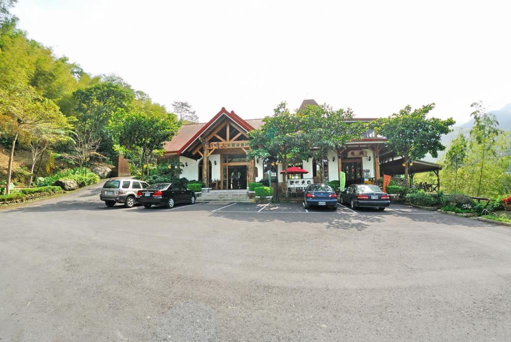 Shinmingshan Holiday Inn Lugu Exterior photo